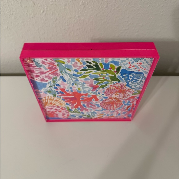 Lilly Pulitzer Magnetic Picture Frame - Picture 4 of 4